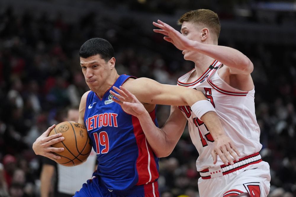 她与教练发 她与教练发