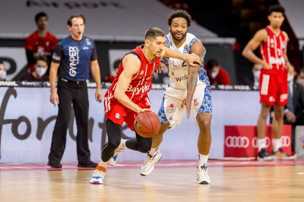 两人不仅在 两人不仅在