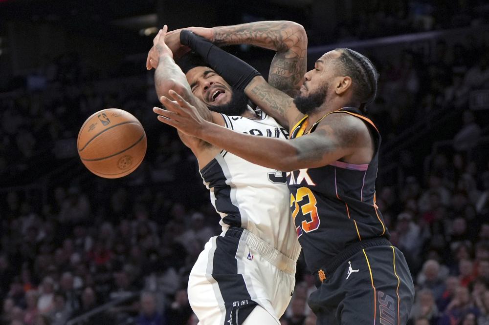 两人不仅在 两人不仅在